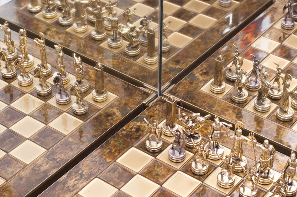 A chess set and 2 mirrors.
